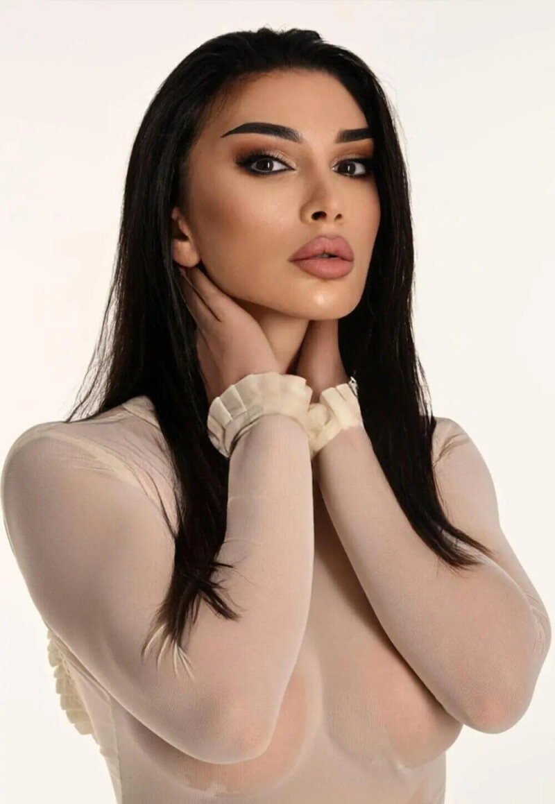 Monica - Image 6